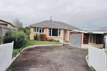 2B Springbank Lane, Te Atatu Peninsula