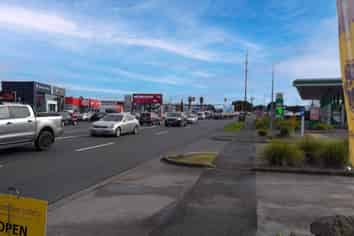SHOWROOM PLUS TO WAIRAU ROAD