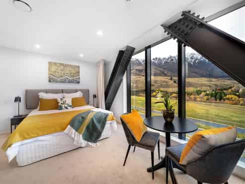 215/16 Mountain Ash Drive, Queenstown Central