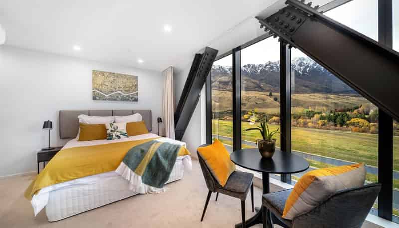 215/16 Mountain Ash Drive, Queenstown Central