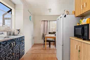 94B Clayton Road, Mangakakahi