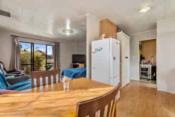 94B Clayton Road, Mangakakahi