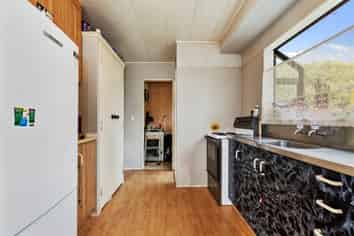 94B Clayton Road, Mangakakahi