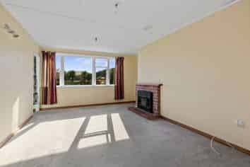 55 Strand Crescent, Naenae