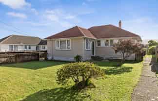 55 Strand Crescent, Naenae