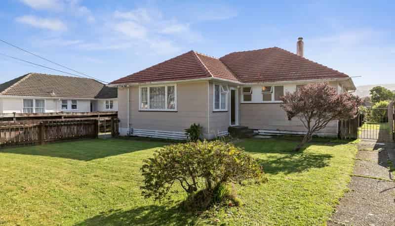 55 Strand Crescent, Naenae