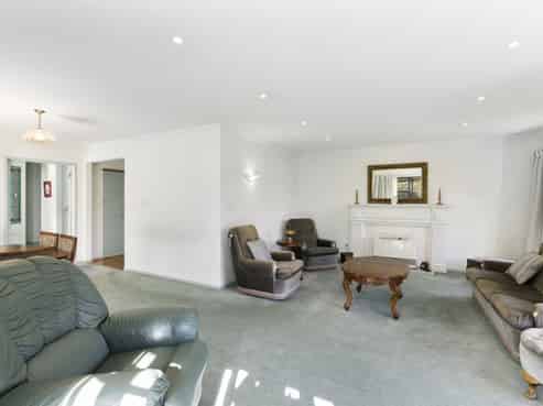 14 Bloomfield Terrace, Central Hutt