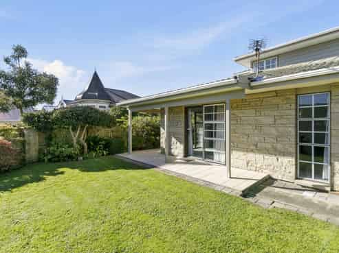 14 Bloomfield Terrace, Central Hutt