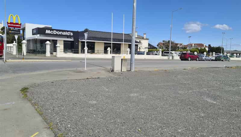 204 Dee Street, 38 & 42 Victoria Avenue, Avenal