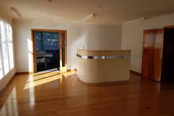 PRIME LOCATION LINCOLN RD