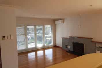 PRIME LOCATION LINCOLN RD