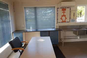 PRIME LOCATION LINCOLN RD