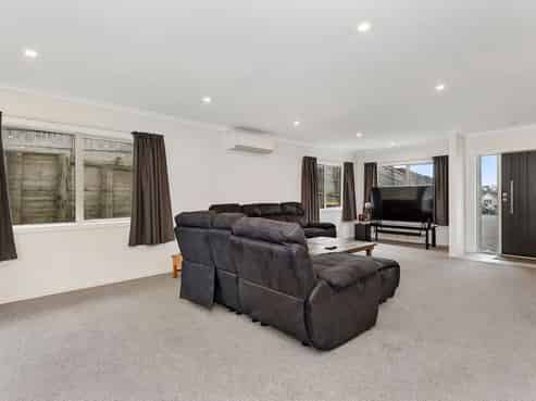 9 Teaview Court, Rototuna North