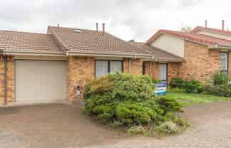 6 Ashford Mews, Flagstaff
