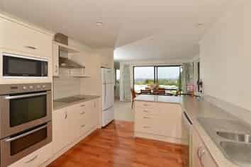 912 State Hwy 14, Maungatapere