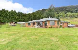 912 State Hwy 14, Maungatapere