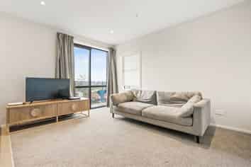 618/69 Hall Avenue, Mangere