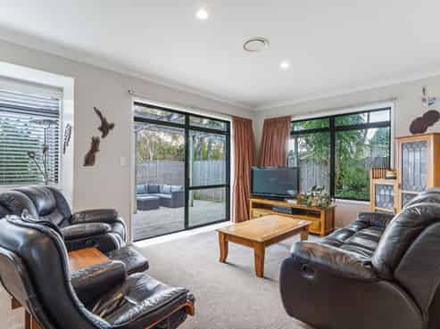 24 Araminta Place, Beachlands