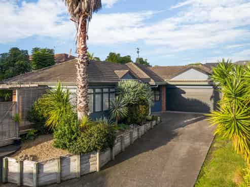 24 Araminta Place, Beachlands