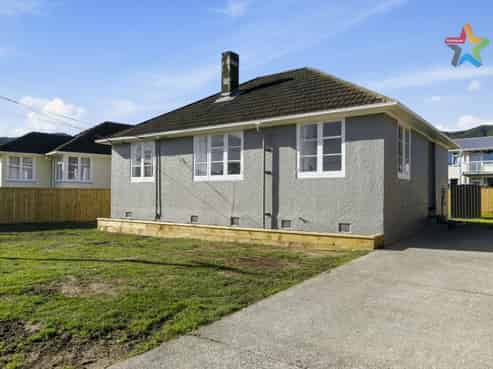 15 Strand Crescent, Naenae