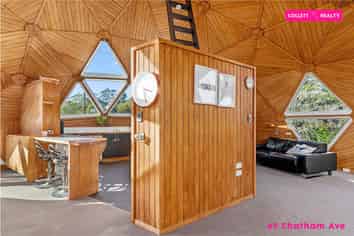 49 & 49A Chatham Avenue, Paremoremo