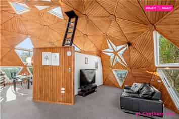 49 & 49A Chatham Avenue, Paremoremo