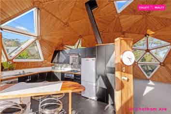 49 & 49A Chatham Avenue, Paremoremo