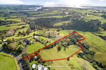 196 Trig Road, Whitford