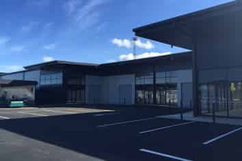 803m² showroom and warehouse on Tremaine Avenue