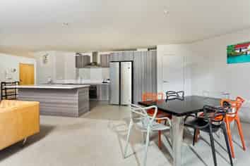 103/7 Rose Garden Lane, Albany