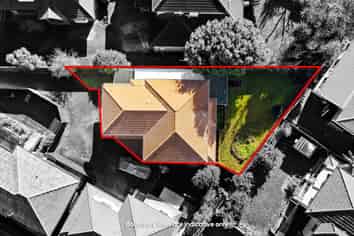 17A Clinker Street, Three Kings