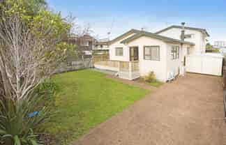 4 West Hoe Road, Orewa