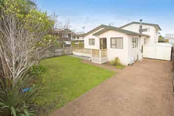 4 West Hoe Road, Orewa