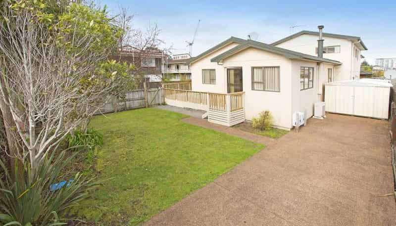 4 West Hoe Road, Orewa