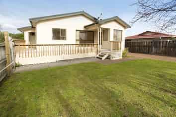 4 West Hoe Road, Orewa