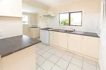 4 West Hoe Road, Orewa