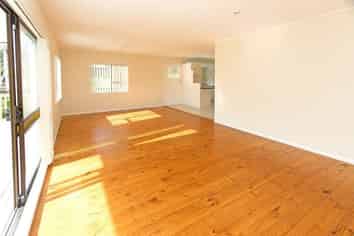 4 West Hoe Road, Orewa