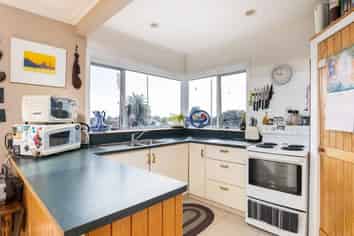 8 Lismore Street, Strandon