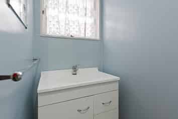 976C Tremaine Avenue, Roslyn