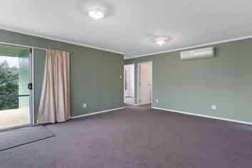 976C Tremaine Avenue, Roslyn