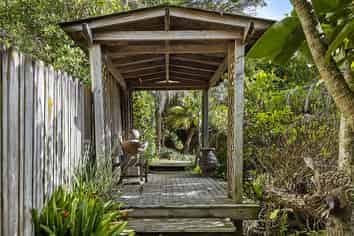 3b Albany Highway, Unsworth Heights