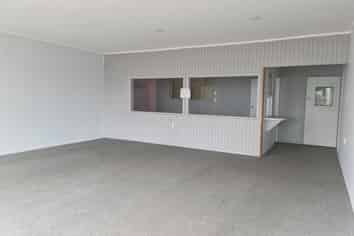 Sizeable Tokoroa warehouse and showroom