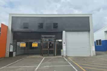 Sizeable Tokoroa warehouse and showroom