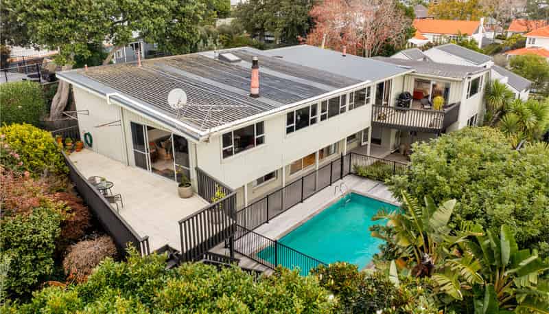 18a Bay Road, Saint Heliers