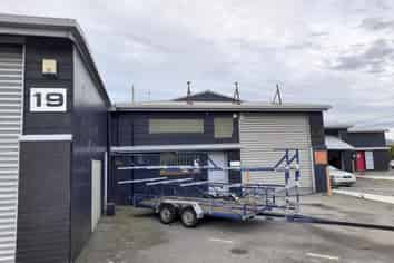 Sockburn warehouse/workshop for lease