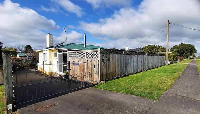 54 Swansea Road, Stratford