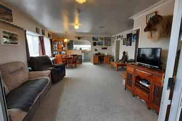 54 Swansea Road, Stratford