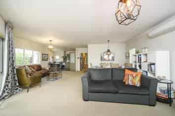 7 Cloake Way, Palmerston North Central