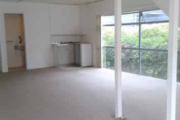 Ground Level Albany Office/Showroom 50m2