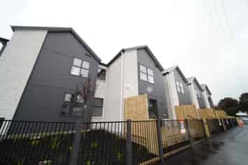 2a/20 Cameron Road, Hillcrest